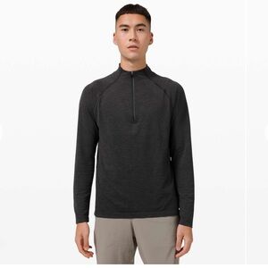 Lululemon • Metal Vent Tech 1/2 Zip • Size Medium